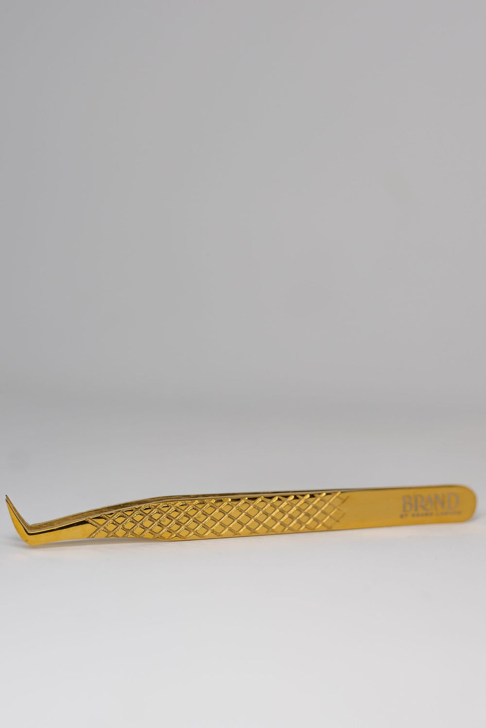 MONICA TWEEZER