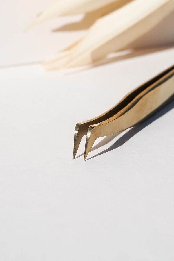 AVA VOLUME TWEEZERS