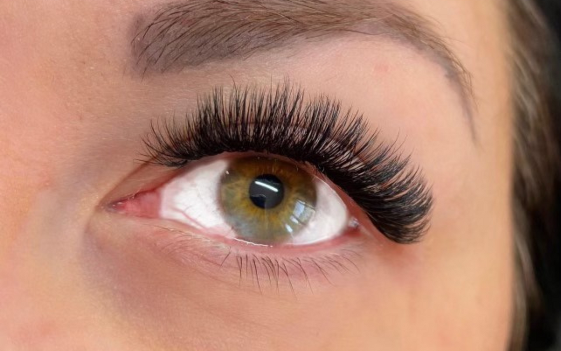 MEGA VOLUME LASH EXTENSIONS